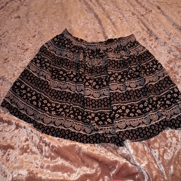 💕5 for 25$ Large Papaya Black & White Floral Mini Skirt - Picture 2 of 7